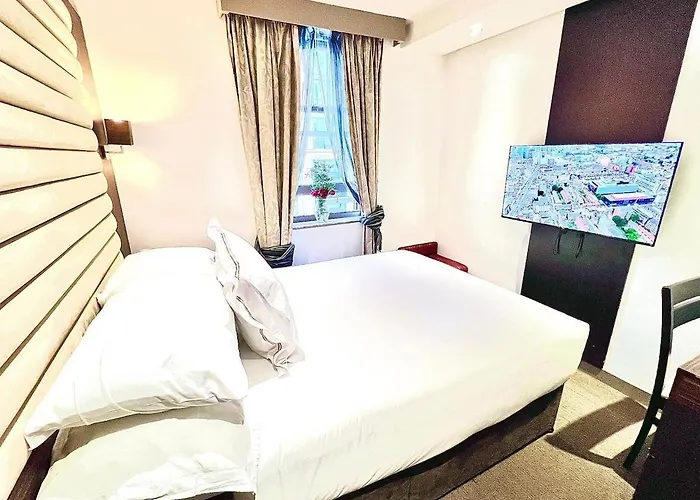 Central Boutique Room 202